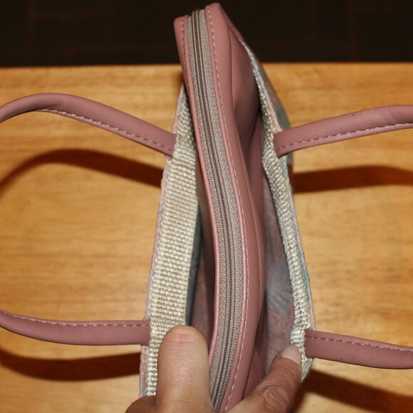 Mauve Taperstry and Leather Bible cover/carrier - Picture 3 of 6